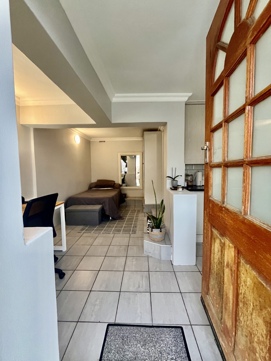 To Let 1 Bedroom Property for Rent in Vredehoek Western Cape